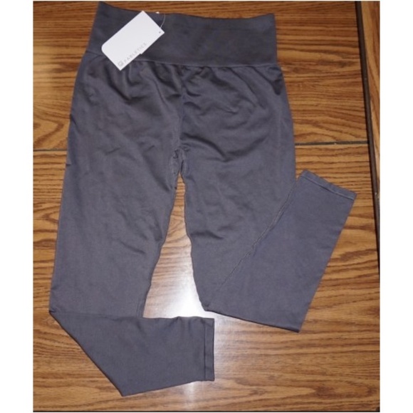 FABLETICS Seamless High-Waisted Gray Leggings - Picture 1 of 4